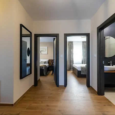 Laurier Apartman *