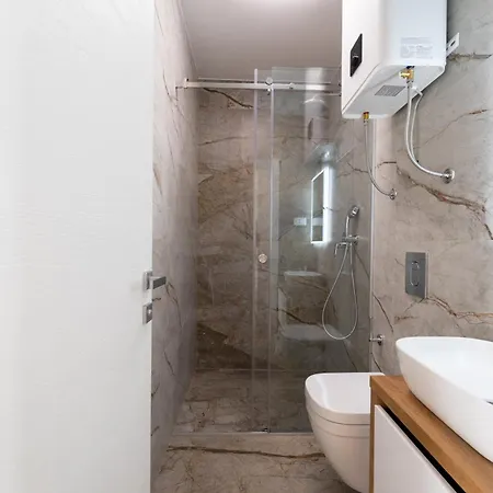 Laurier Apartman *